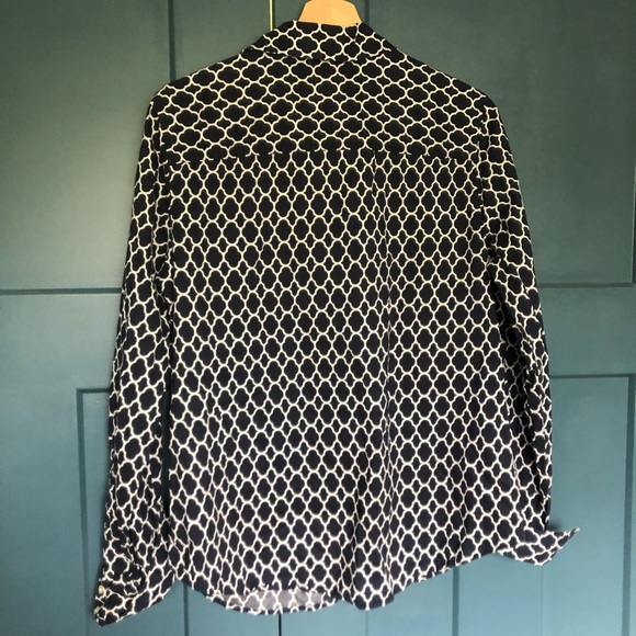 Navy and white Moroccan tile pattern cotton button up - Picture 3 of 5